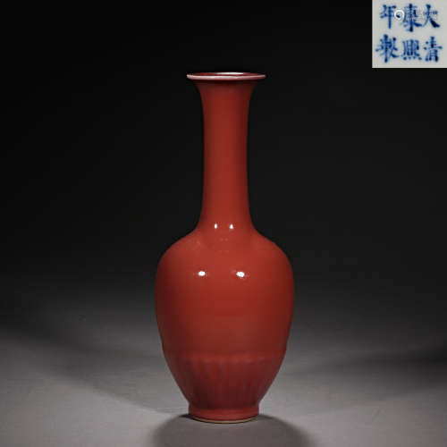 中國清代，红釉瓶