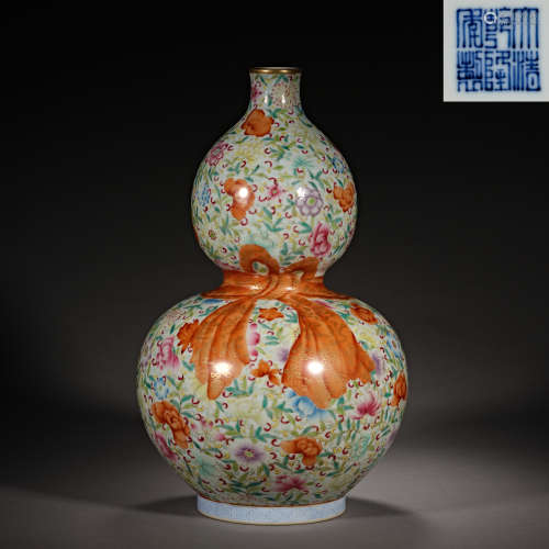 中國清代，粉彩葫芦瓶