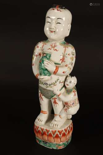 Chinese Late Qing Dynasty Porcelain Figure Group,