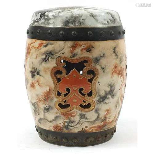 Large Chinese en grisaille and faux bois porcelain barrel de...