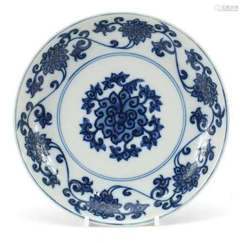 Chinese blue and white porcelain dish hand painted with flow...