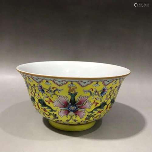 CHINESE YELLOW GLAZED FAMILLE ROSE BOWL,QIANLONG MARK