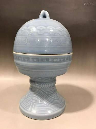 CHINESE CELADON GLAZED CONTAINER,QIANLONG MARK
