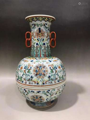 CHINESE BLUE AND WHITE DOUCAI GLAZED VASE,QIANLONG MARK