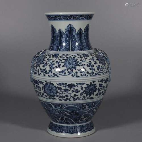 CHINESE BLUE AND WHITE VASE,QIANLONG MARK