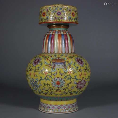 CHINESE YELLOW GROUND FAMILLE ROSE VASE,QIANLONG MARK