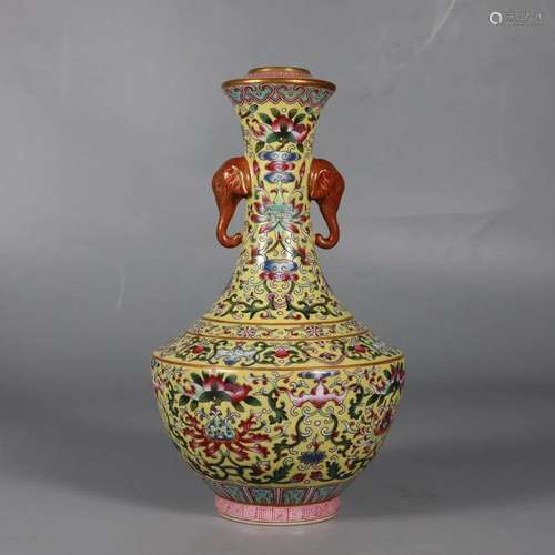 CHINESE FAMILLE ROSE VASE,QIANLONG MARK