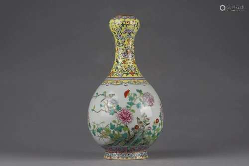 CHINESE FAMILLE ROSE VASE,QIANLONG MARK