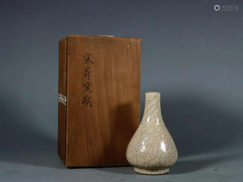 CHINESE GE WARE VASE