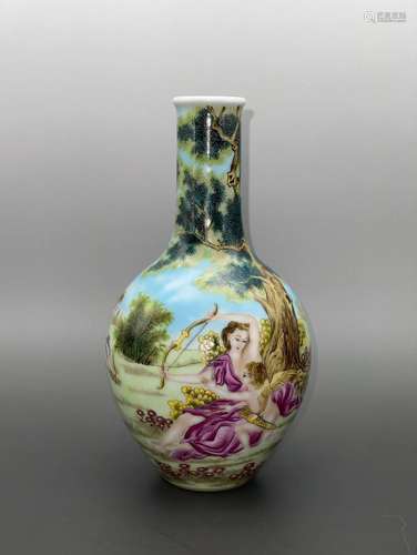 CHINESE FIGURE VASE,QIANLONG MARK