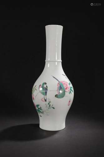 CHINESE FAMILLE ROSE VASE