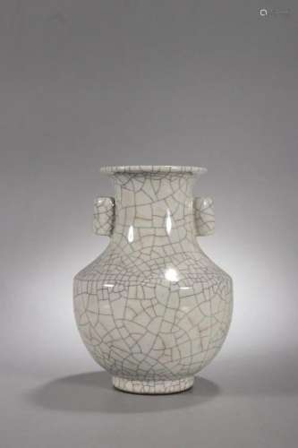 CHINESE GE WARE VASE