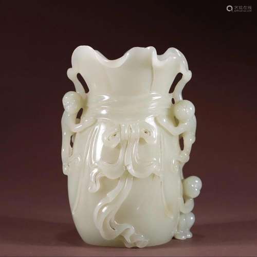 CHINESE HETIAN JADE VASE