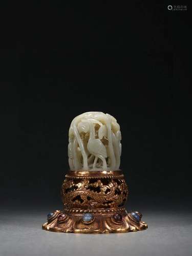 CHINESE HETIAN JADE HAT STAND WITH GILT SILVER STAND