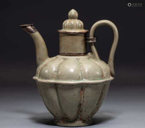 Yue kiln wine pot in Song Dynasty of China