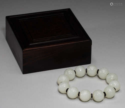 Chinese Hetian jade bracelet from qing Dynasty