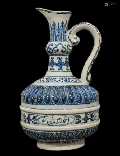 Chinese Ming Dynasty blue and white wine pot