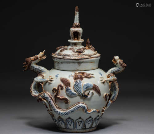 Chinese Yuan Dynasty blue and white Buddha jar