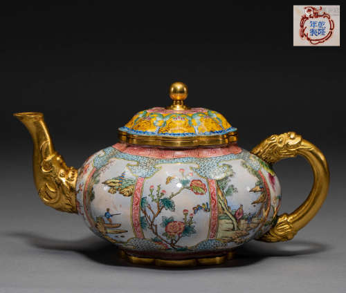 A Qing Dynasty enamel-coloured copper teapot