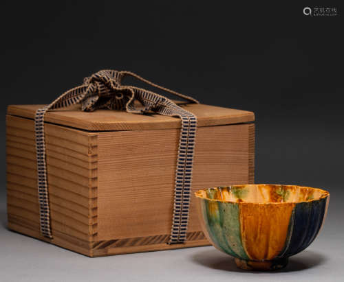 Three-color bowl of Tang Dynasty in China