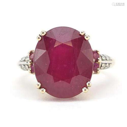 9ct gold red/purple stone ring with diamond shoulders, size ...