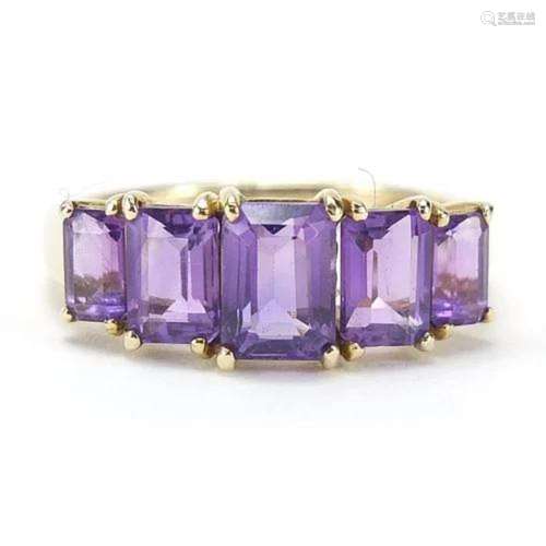 9ct gold amethyst five stone ring, size O, 2.5g