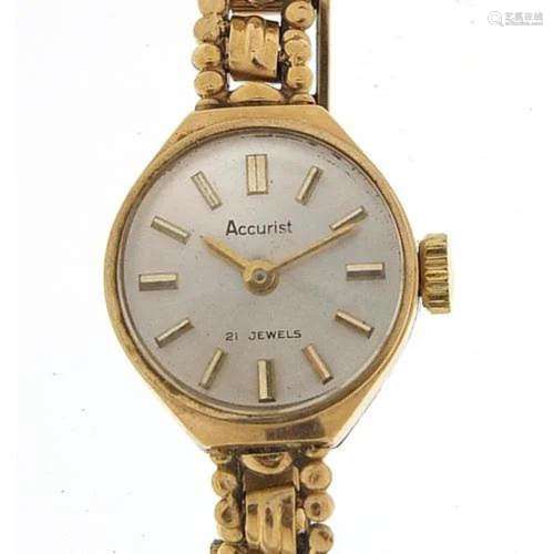 Accurist, ladies 9ct gold wristwatch with 9ct gold strap, 15...