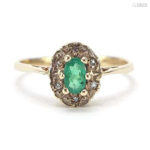 9ct gold emerald and diamond cluster ring, size J, 1.3g