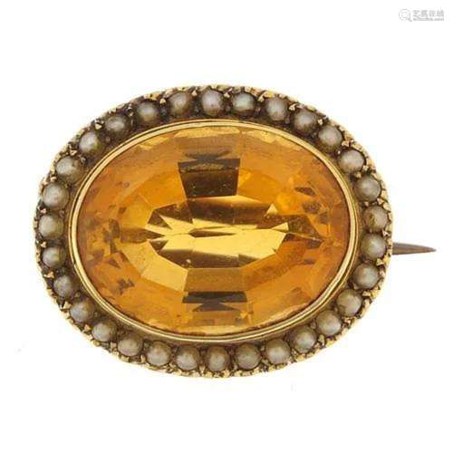 15ct gold citrine and seed pearl brooch, 2.5cm wide, 7.0g