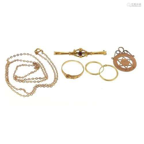 9ct gold jewellery including buckle ring, size J, pair of ho...
