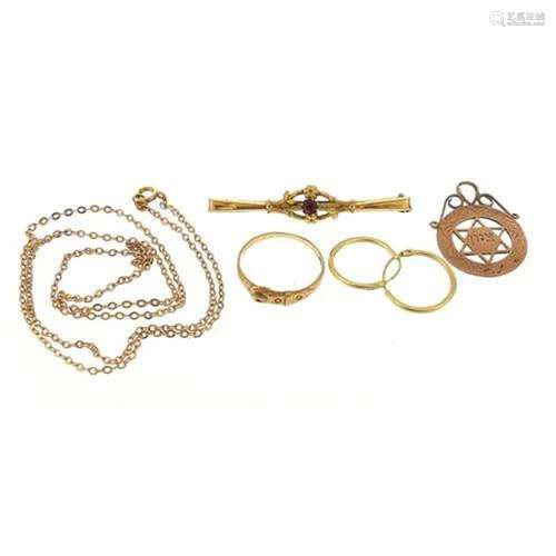 9ct gold jewellery including buckle ring, size J, pair of ho...