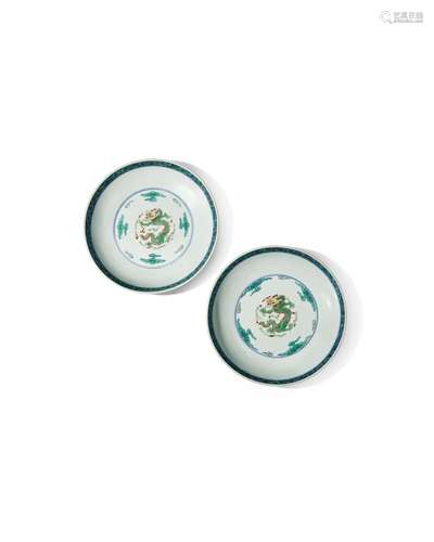 A PAIR OF WUCAI 'DRAGON' SHALLOW BOWLS Chenghua six-...