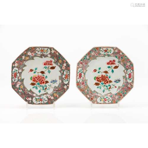 A pair of octagonal plates