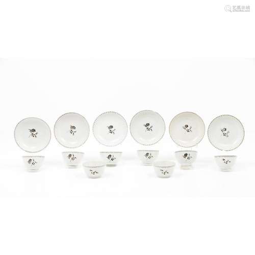 A set of eight bowls and six deep saucers