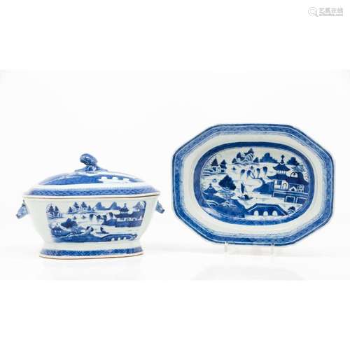 A tureen with cover and platter