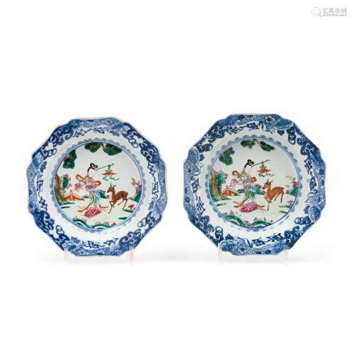 A pair of scalloped "Princesinha" soup plates