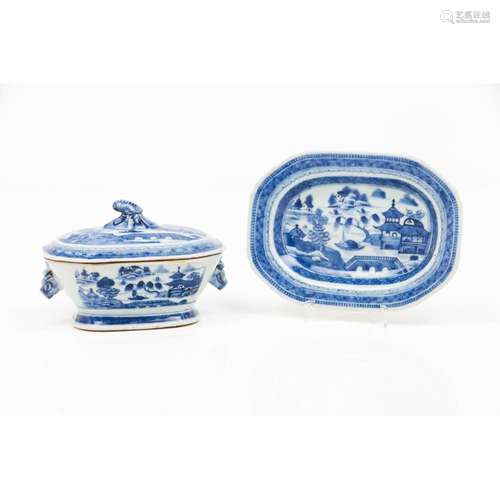 A small tureen with cover and tray