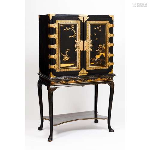 A George II cabinet on stand