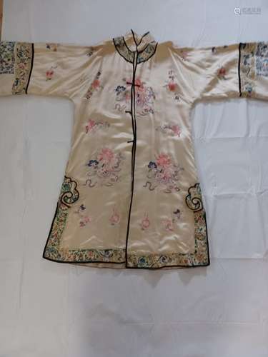 Chinese Embroidered Silk Woman Jacket