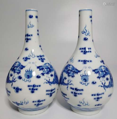 Chinese Blue and White Porcelain Vases,Mark