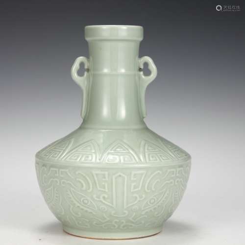 Qing Dynasty Period Of Qianlong Green Glaze Porcelain Bottle...