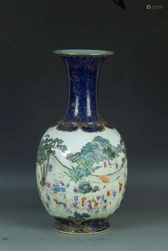 Qing Qianlong: A large Porcelain Vase.Diam:22cm High:65.7cm