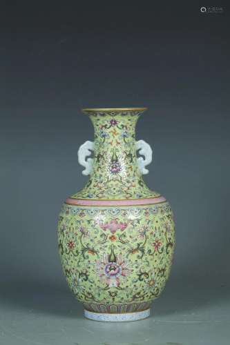 Qing: A Famille verte Porcelain Vase