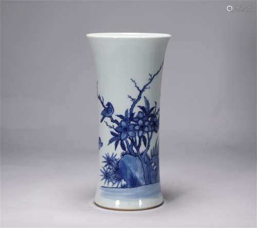 Qing Dynasty Kangxi blue and white flower bird flower goblet