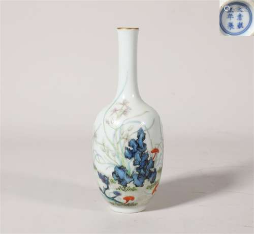 Qing Dynasty Qianlong pink jade clean bottle