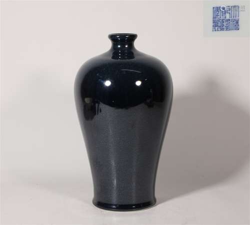 Qianlong Wujin glazed plum bottle in Qing Dynasty