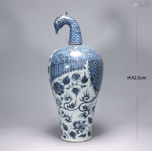 Blue-and-white bird head plum bottle in Yuan Dynasty