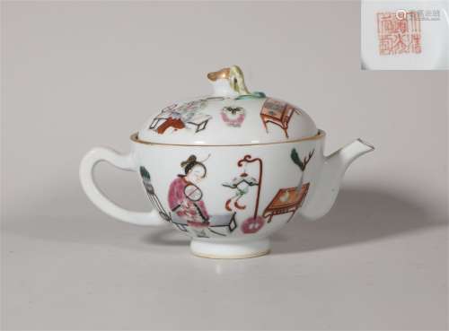 Famille Rose Teapot Daoguang Style