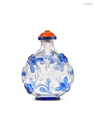 A BLUE-OVERLAY CLEAR GLASS SNUFF BOTTLE