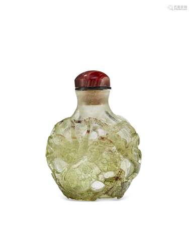 A TRANSPARENT GREEN-OVERLAY CLEAR GLASS SNUFF BOTTLE